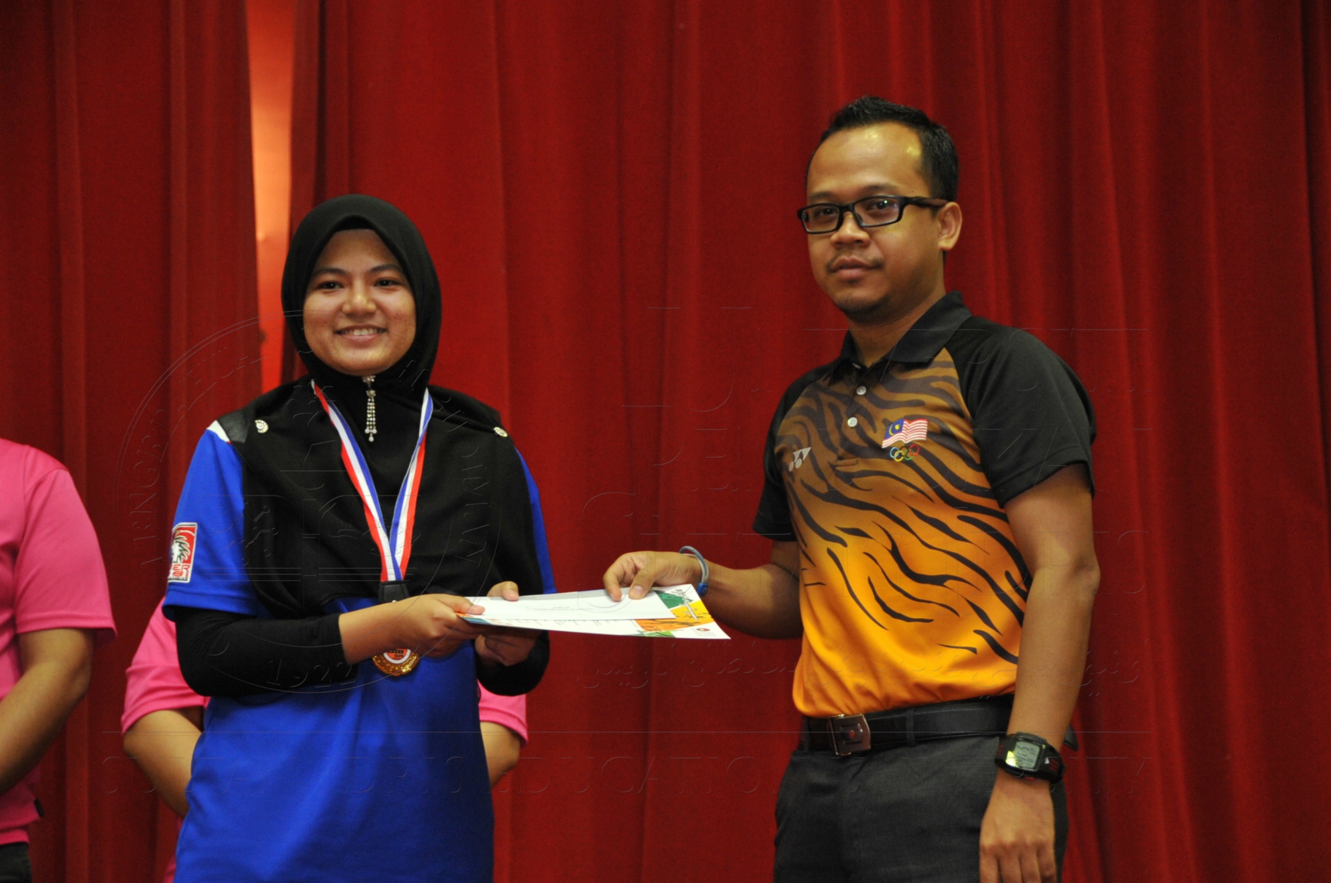 PRO15 158 CATUR HAS 9575